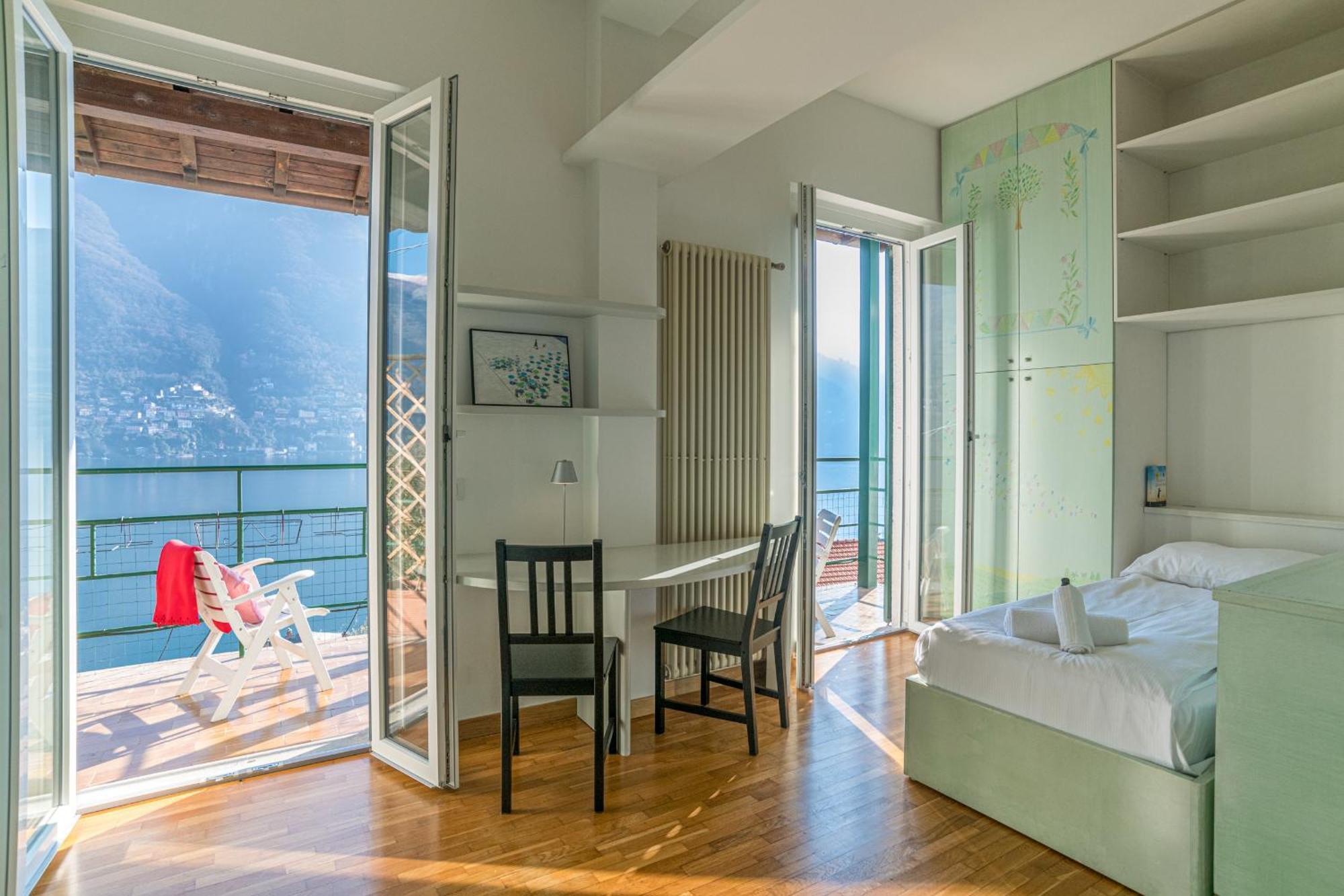 Casa Bambu - Splendida Vista Lago E Posto Auto Лалльо Экстерьер фото