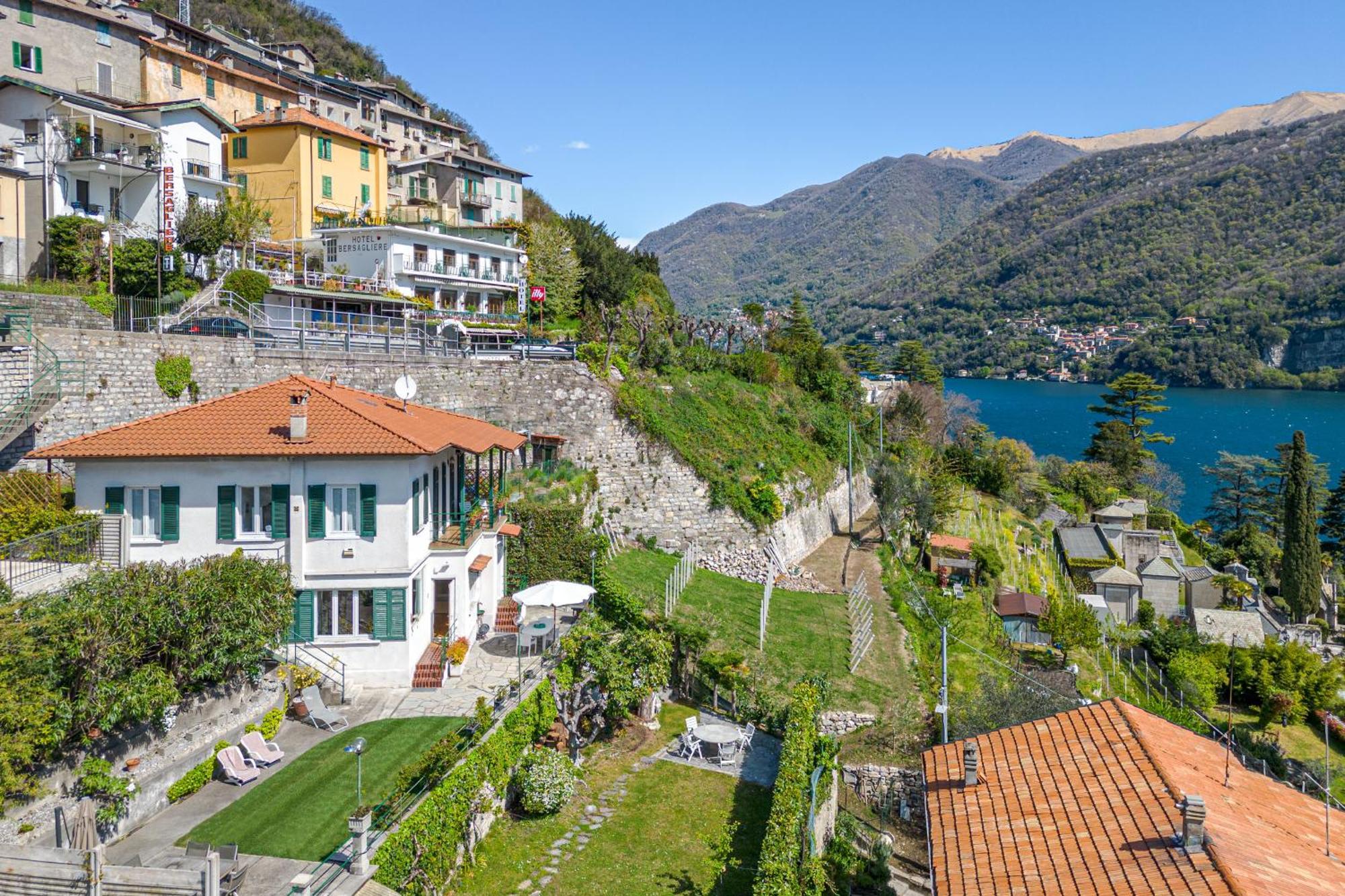 Casa Bambu - Splendida Vista Lago E Posto Auto Лалльо Экстерьер фото