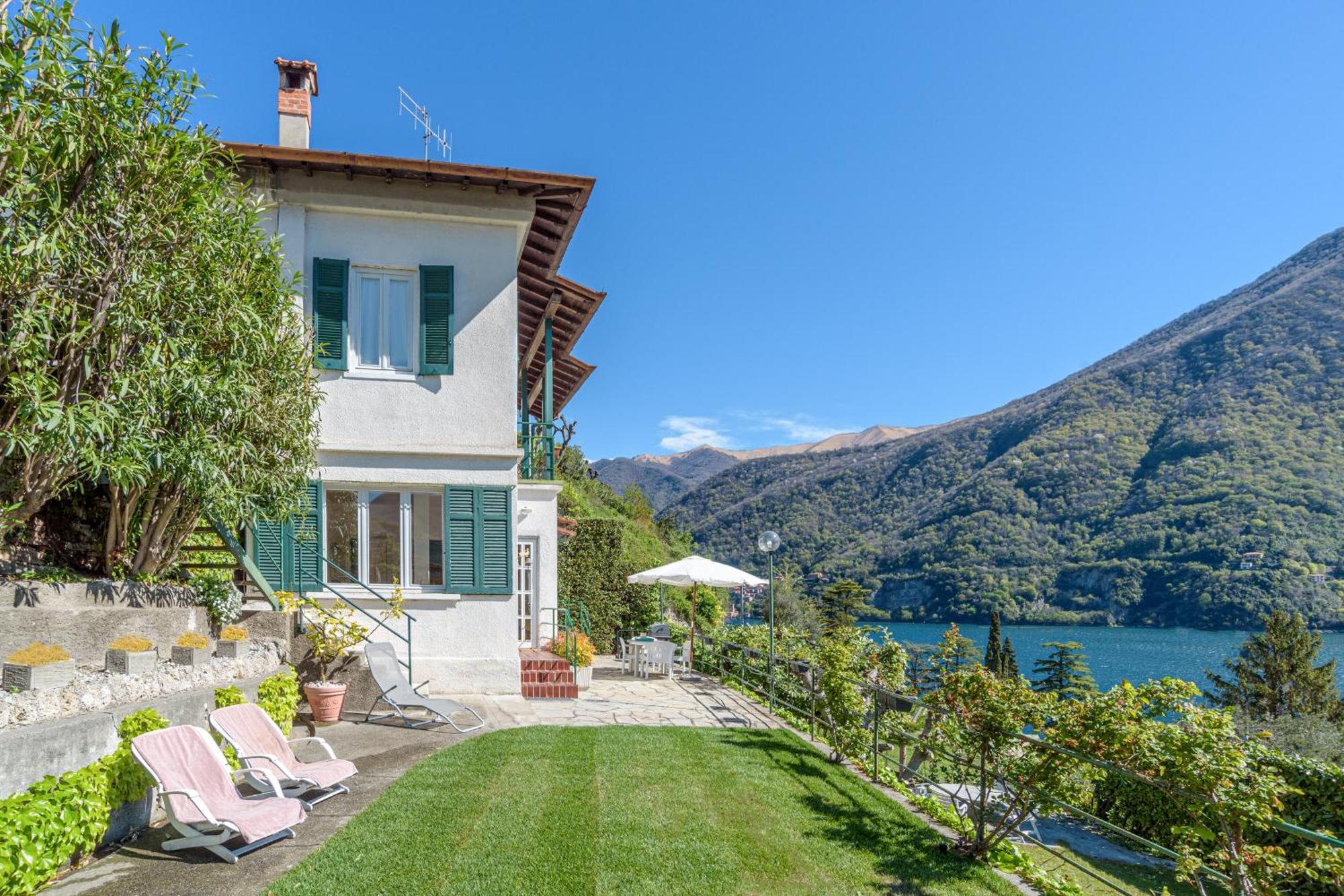 Casa Bambu - Splendida Vista Lago E Posto Auto Лалльо Экстерьер фото