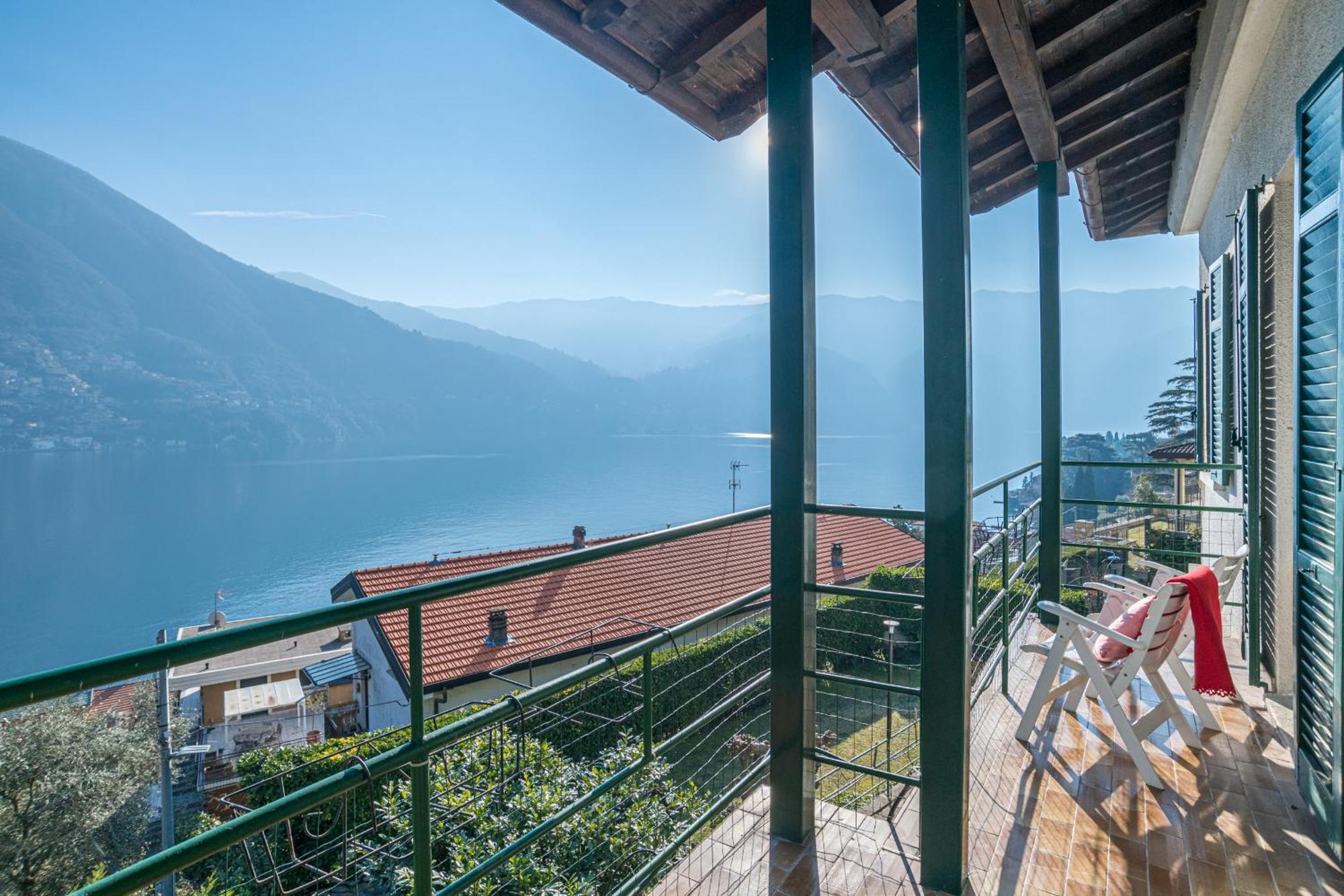Casa Bambu - Splendida Vista Lago E Posto Auto Лалльо Экстерьер фото